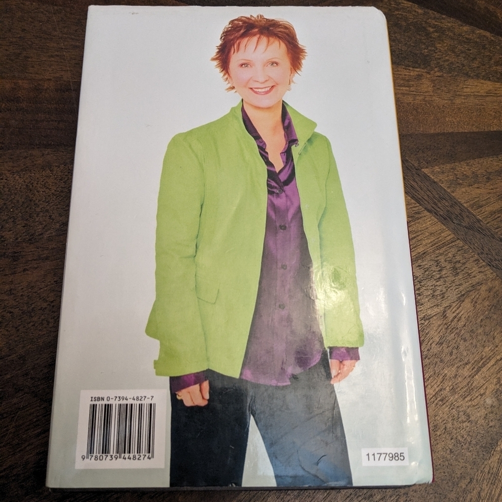 Metro Girl (Large Print Edition) – Janet Evanovich – Hardcover - Picture 3 of 11